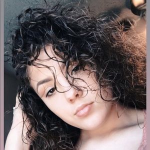 Meet your Posher, Violet